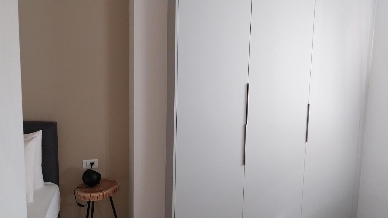 Uni Island - City Heart Suites Heraklion Exteriör bild