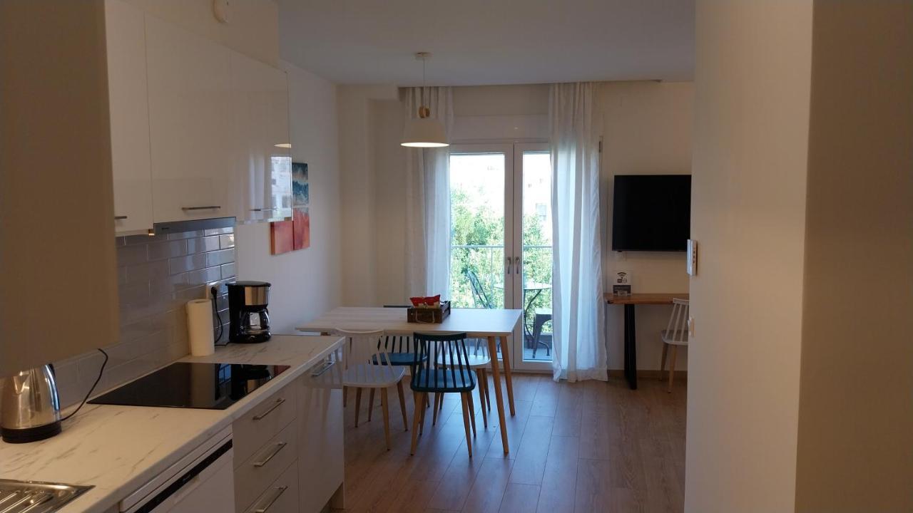 Uni Island - City Heart Suites Heraklion Exteriör bild