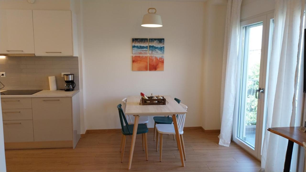 Uni Island - City Heart Suites Heraklion Exteriör bild