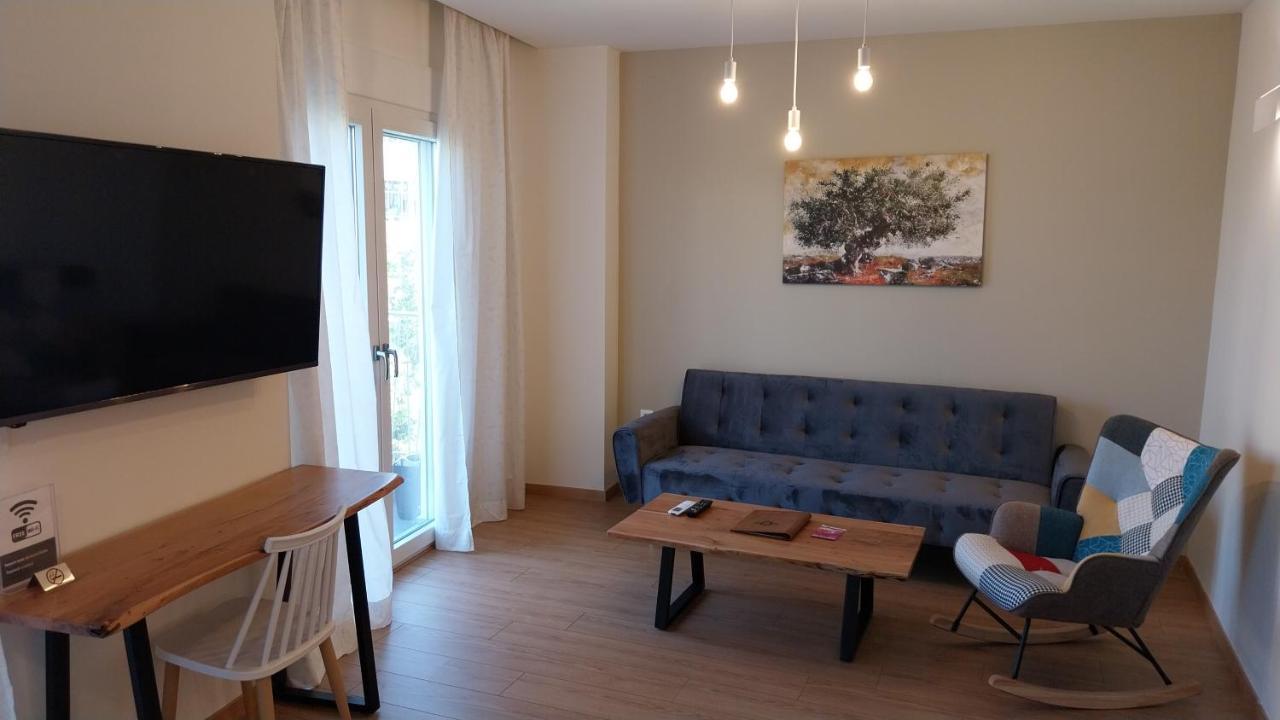 Uni Island - City Heart Suites Heraklion Exteriör bild