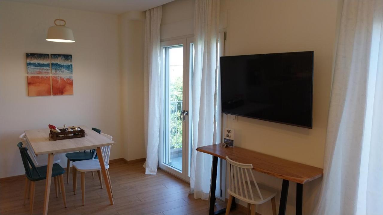 Uni Island - City Heart Suites Heraklion Exteriör bild