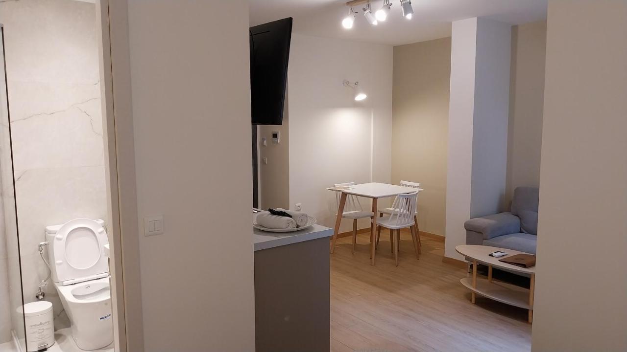 Uni Island - City Heart Suites Heraklion Exteriör bild
