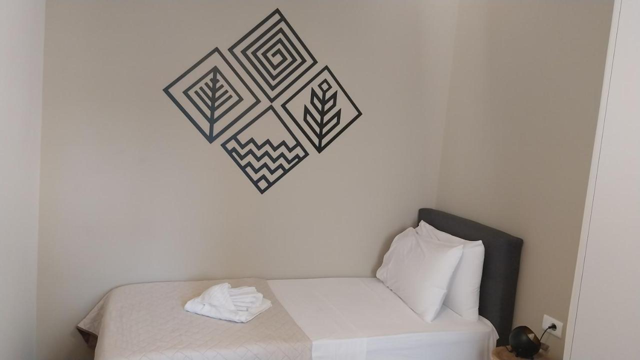 Uni Island - City Heart Suites Heraklion Exteriör bild